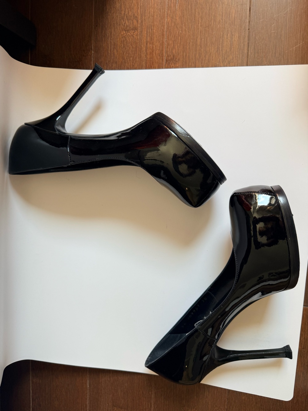 YSL Saint Laurent Black Patent Tribute Pumps 8. - Picture 5 of 10